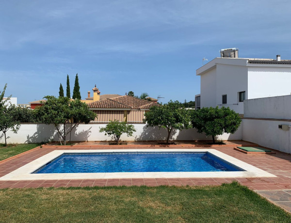 Chalet independiente en venta en  Jardines de Alhaurín-Huerta Alta-Fuensanguínea , Alhaurín de la Torre photo 2