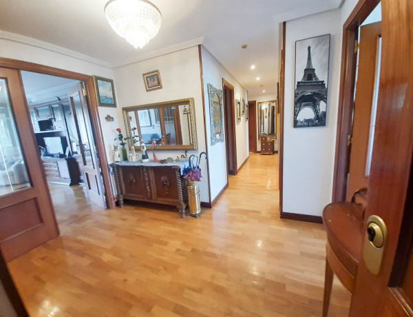 Piso en venta en  Avenida Club Deportivo, Logroño photo 2