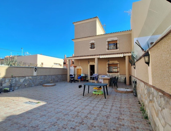 Коттедж на продажу в  El Rinconcillo - San José Artesano , Algeciras photo 1