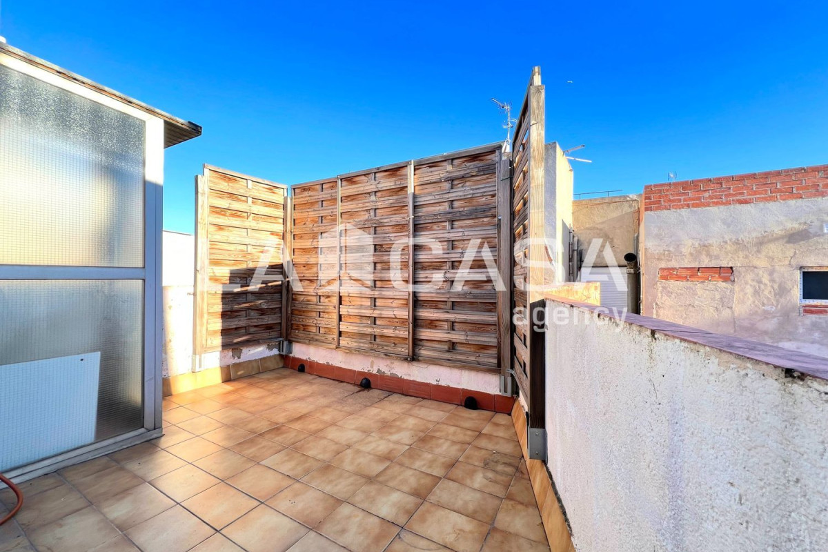 Sprzedaż poddasza w  URA s/n, Badalona photo 3