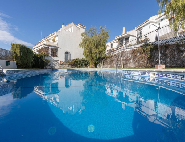 Chalet independiente en venta en  Calle Alcazaba, 11, Granada photo 1