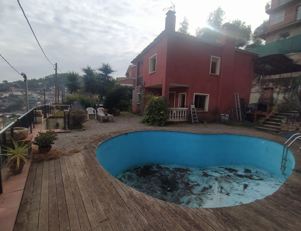 Коттедж на продажу в , Corbera de Llobregat photo 1