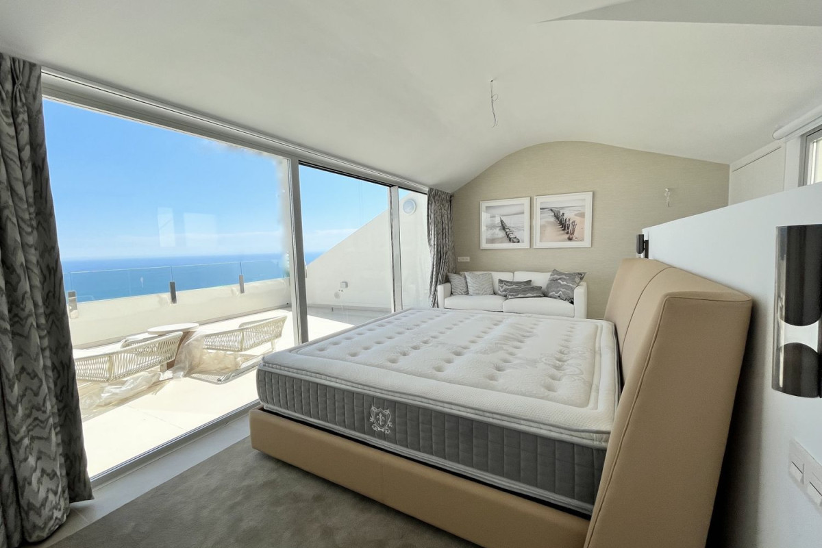 Penthouse sale in Solymar - Puerto Marina , Benalmádena photo 2