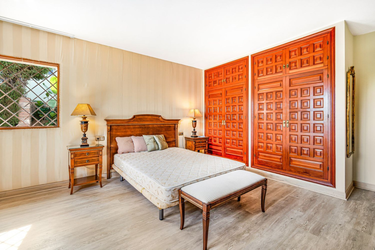 Venta de chalet independiente en Rio Real-Los Monteros, Marbella
 photo 5