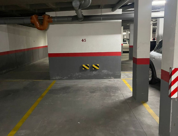 Alquiler de Garaje en calle Periodista Encarna Sánchez, 18 photo 2