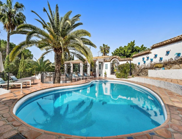 Chalet independiente en venta en Marbella Pueblo , Marbella thumbnail 1