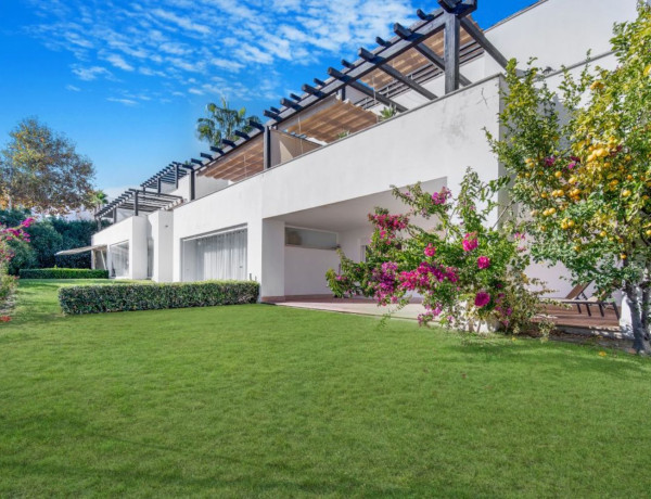 Semi-detached house for sale in  Las Chapas-El Rosario , Marbella photo 2