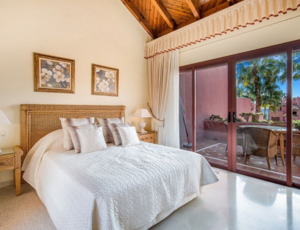 Duplex en venta en , Estepona photo 3