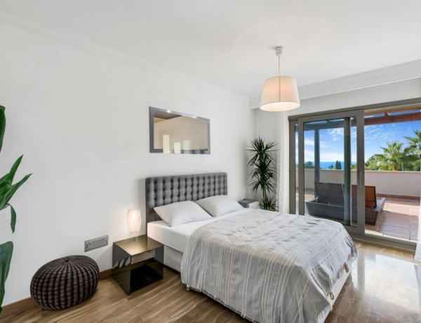 Ático en venta en  Nagüeles-Milla de Oro , Marbella photo 2