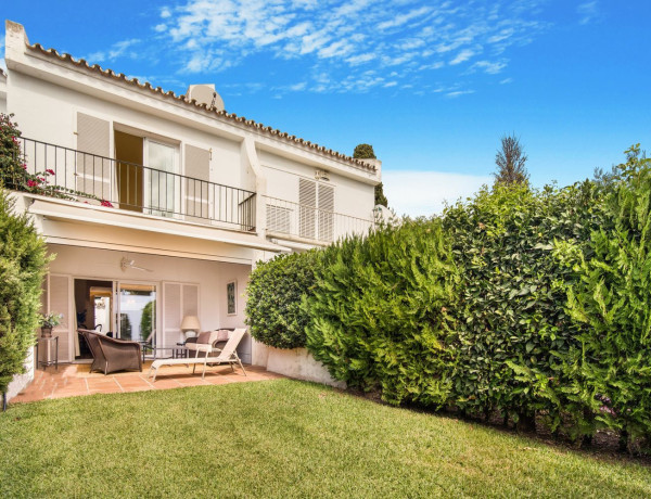 Chalet adosado en venta en  Nueva Andalucía , Marbella photo 2
