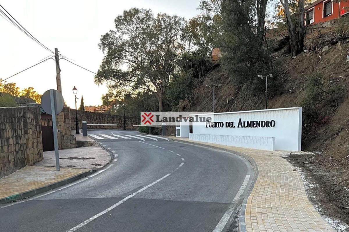 Terreno en venta en Benahavís, Malaga photo 2