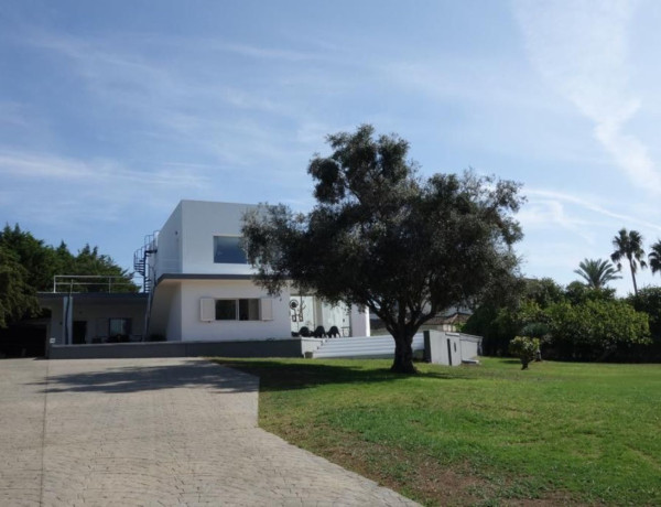 Chalet independiente en venta en Calle Duero, Sotogrande thumbnail 1