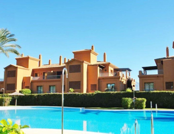 Piso en venta en Benamara - Atalaya , Estepona photo 1