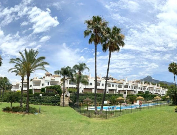Таунхаус на продажу в  Nueva Andalucía , Marbella photo 2