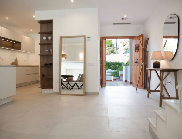 Таунхаус на продажу в  Nueva Andalucía , Marbella photo 4