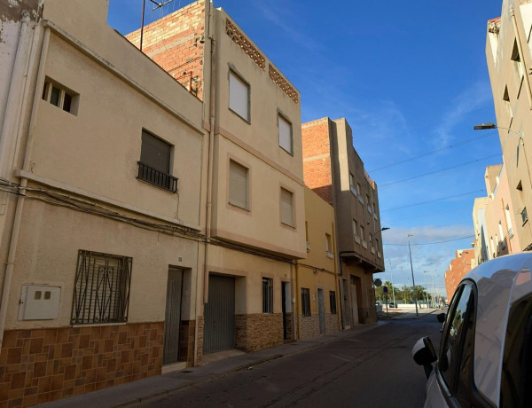 Продажа квартиры в Calle Larga, 47, Castellón de la Plana / Castello de la Plana photo 1
