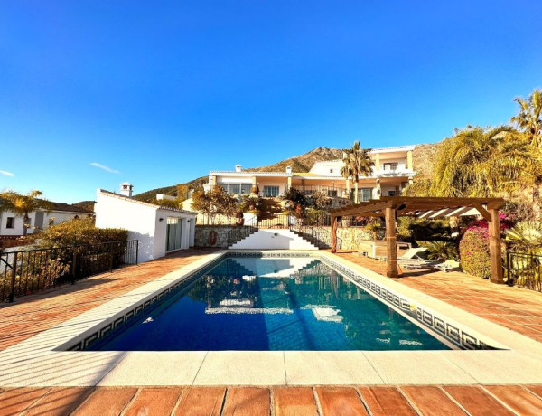 Chalet independiente en venta en Colina, 46, Mijas photo 1