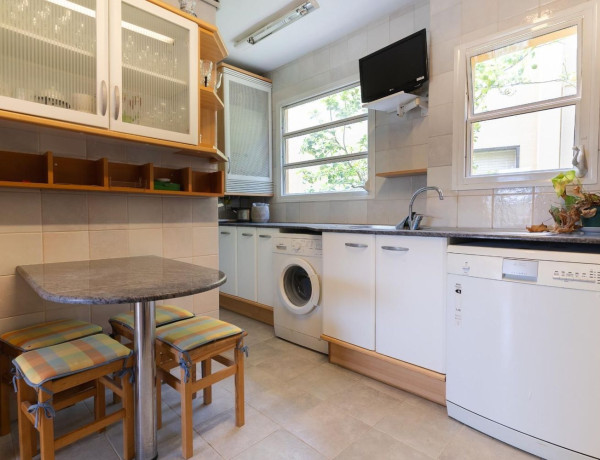 Chalet independiente en venta en  Calle d'August Font, Barcelona photo 4