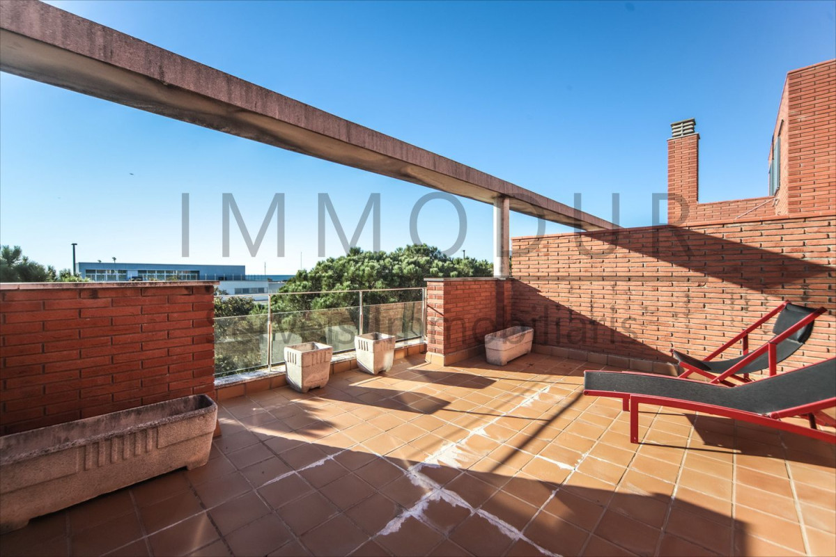 Venta de chalet adosado en  Calle dels Tellinaires s/n , Gavà photo 2