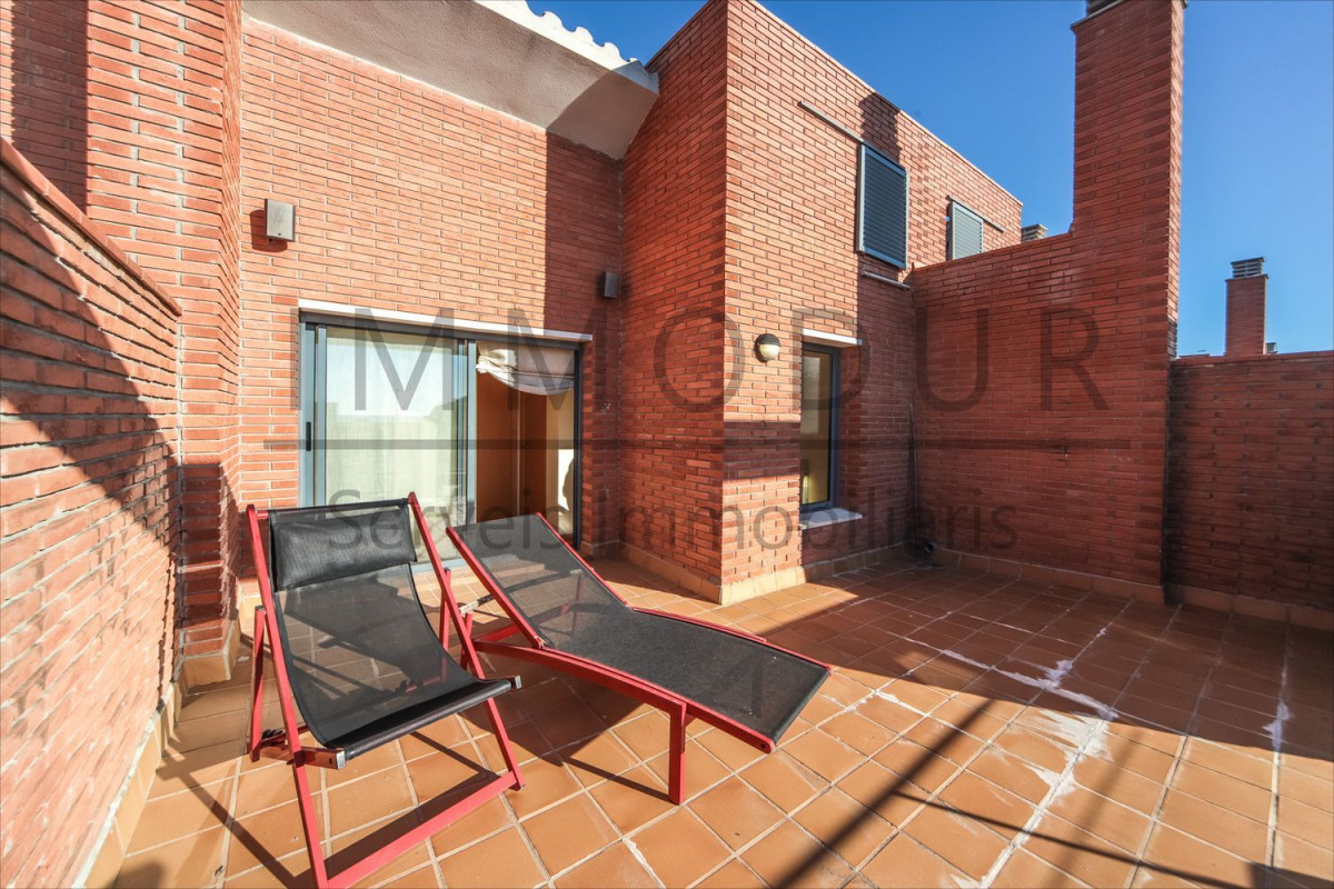 Venta de chalet adosado en  Calle dels Tellinaires s/n , Gavà photo 4