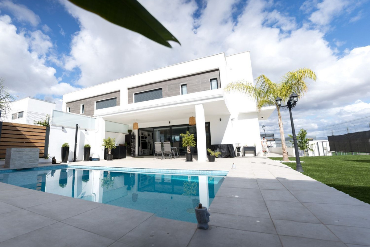 Venta de chalet adosado en Capellanía - Retamar , Alhaurín de la Torre photo 1