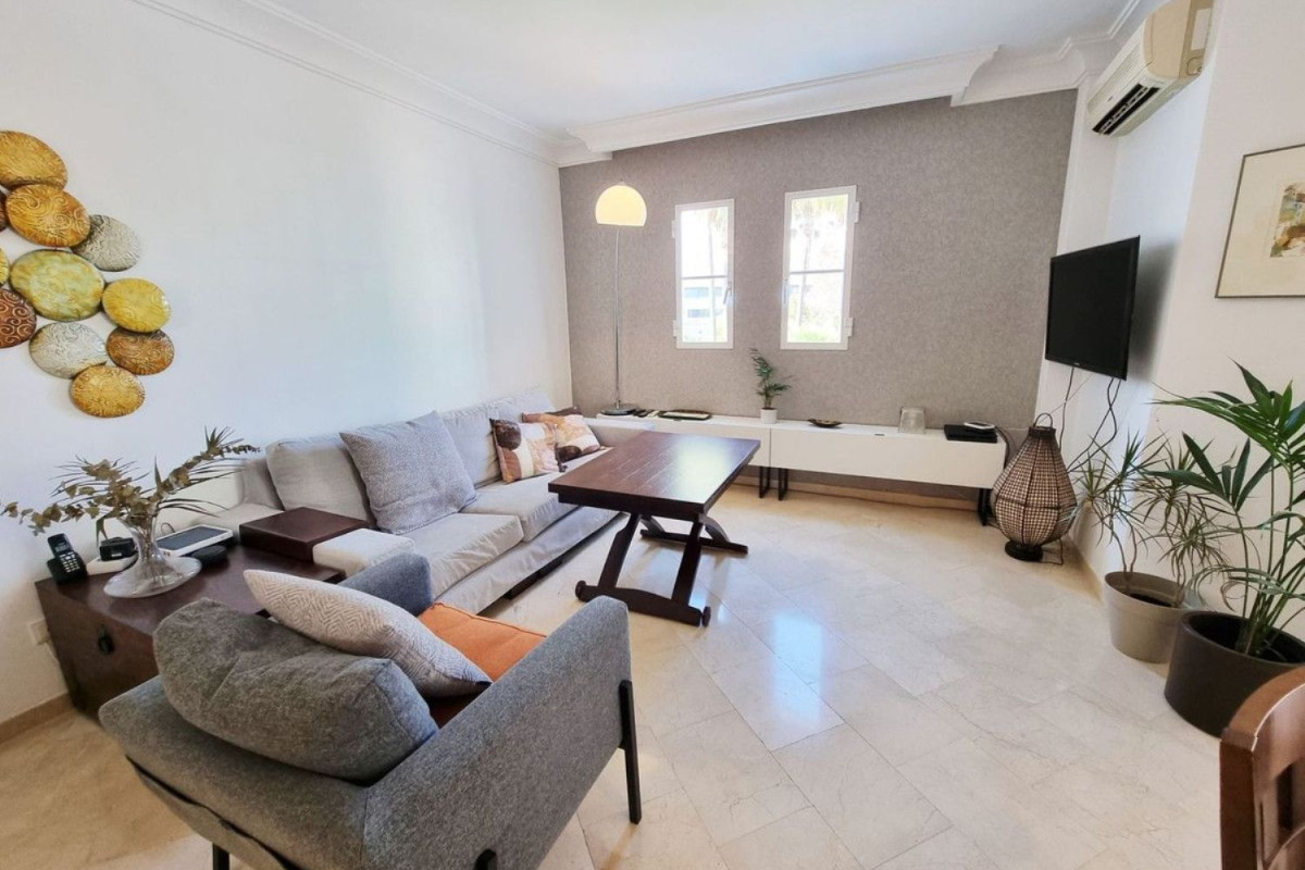 Продажа квартиры на Calle Juan Illesca Pavón, Марбелла
photo 3