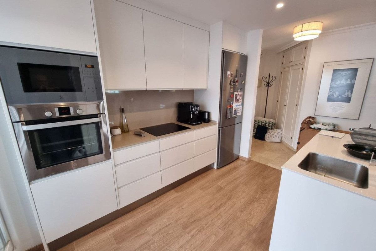 Продажа квартиры на Calle Juan Illesca Pavón, Марбелла
photo 4