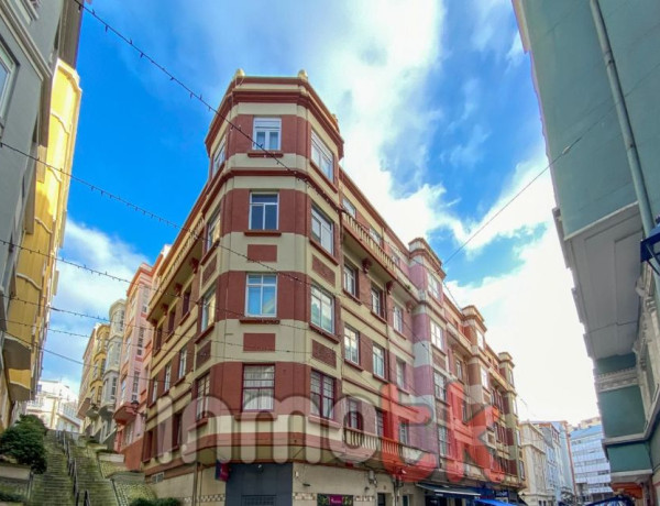 Apartment for sale in  Calle Capitán Troncoso, A Coruña photo 1