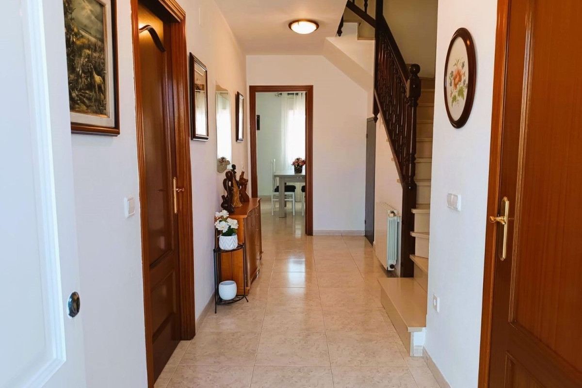 Venta de chalet adosado en Plaza Ricardo Lozano , Calafell photo 4