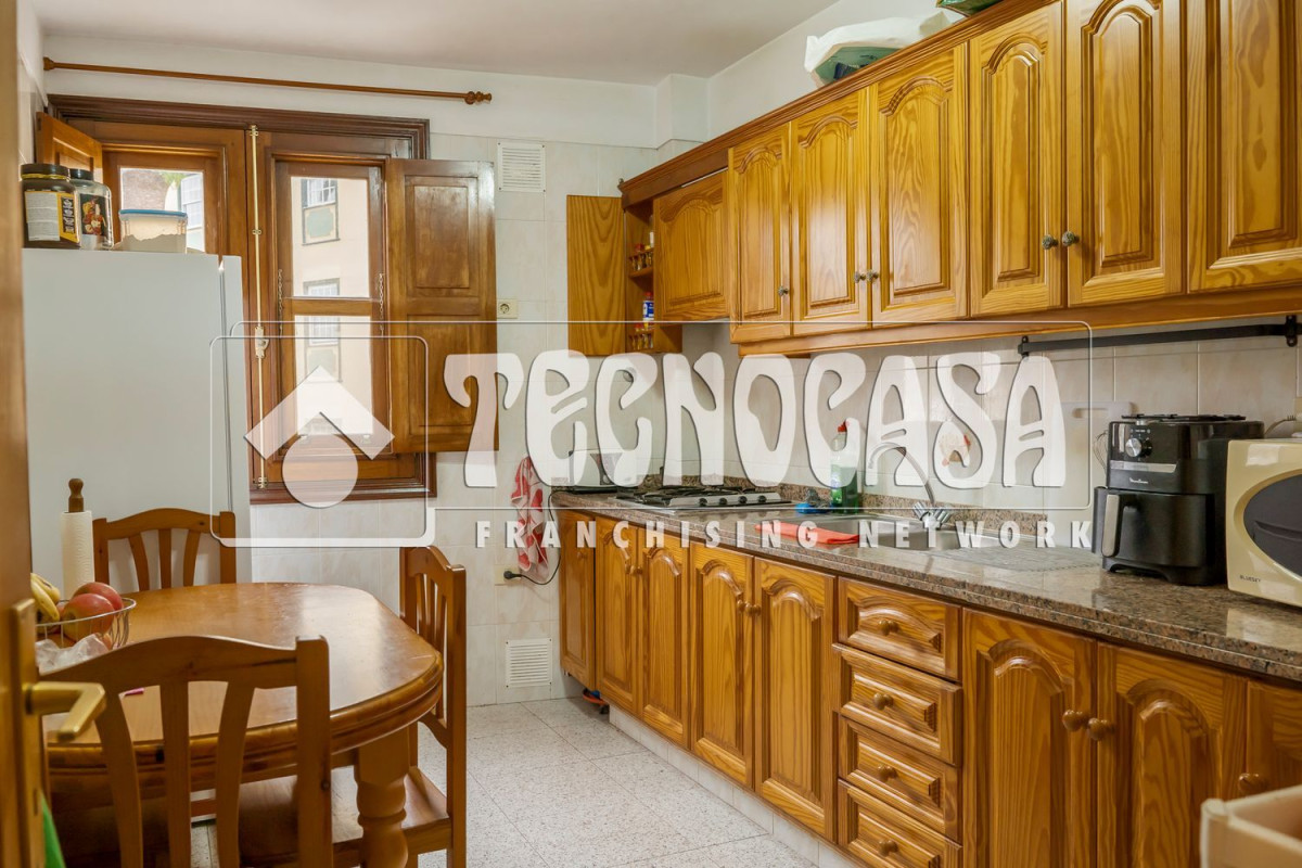 Venta de piso en Calle la parra, San Cristóbal de la Laguna
photo 1