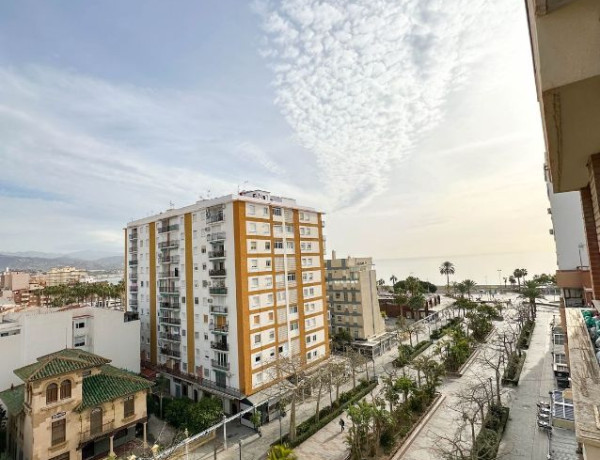 Продажа квартиры в Paseo LARIOS, Torre del Mar thumbnail 1