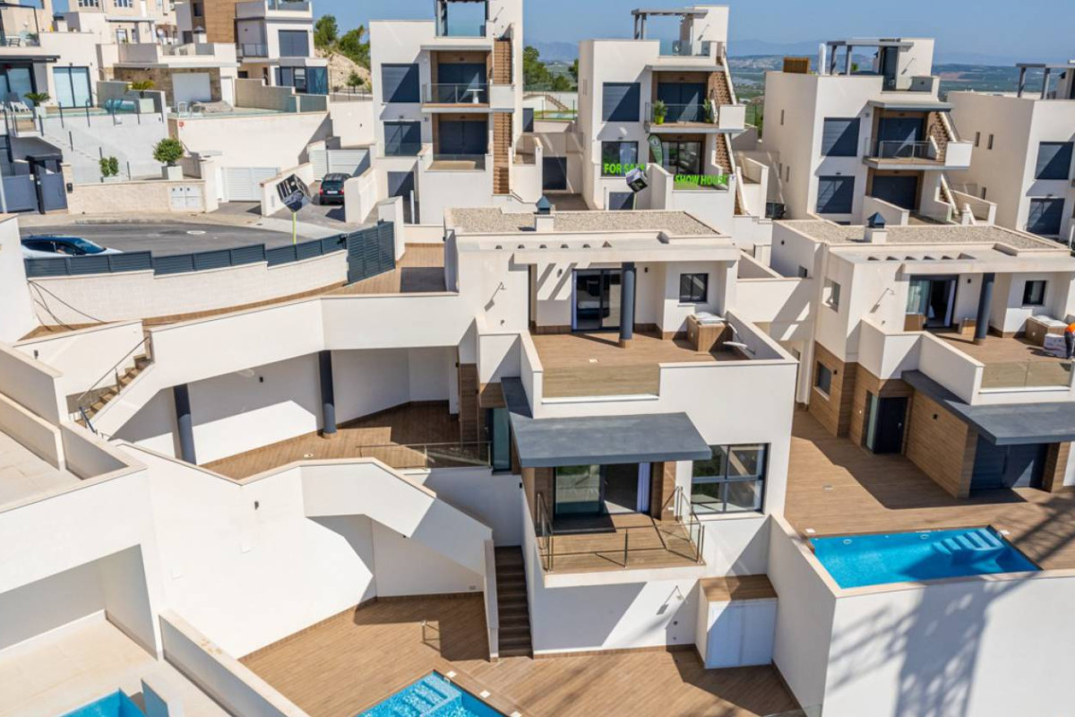 Obra nueva Bellavista Villas en San Miguel de Salinas (Revista) photo 1