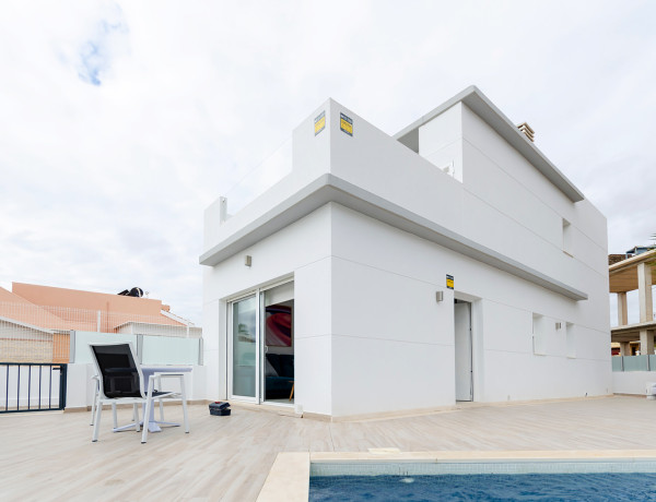 Villa en venta en , Torrevieja photo 2