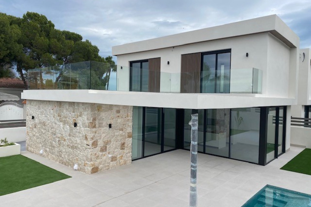 Properties for sale and rent in Spain photo 3