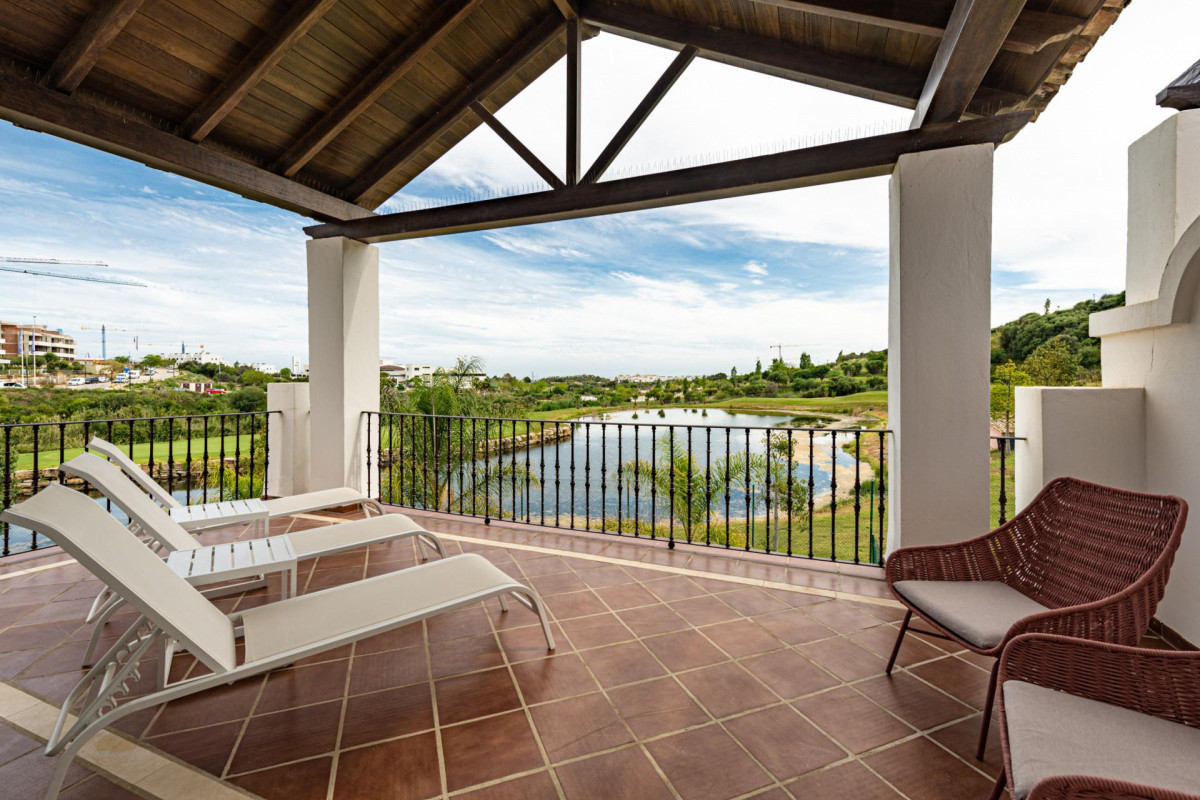 Obra nueva Azata Golf Villas en Estepona (Revista) photo 2