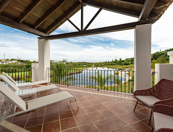 Villa for sale in Calle Mencia Calderon, Estepona photo 2