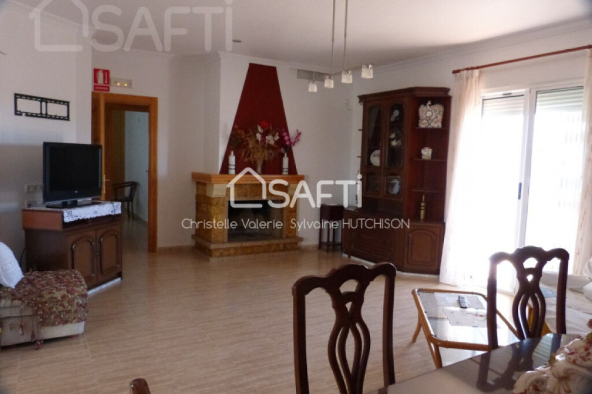 Magnífica villa de 6 dormitorios, terreno, Fortuna, Fortuna
photo 3