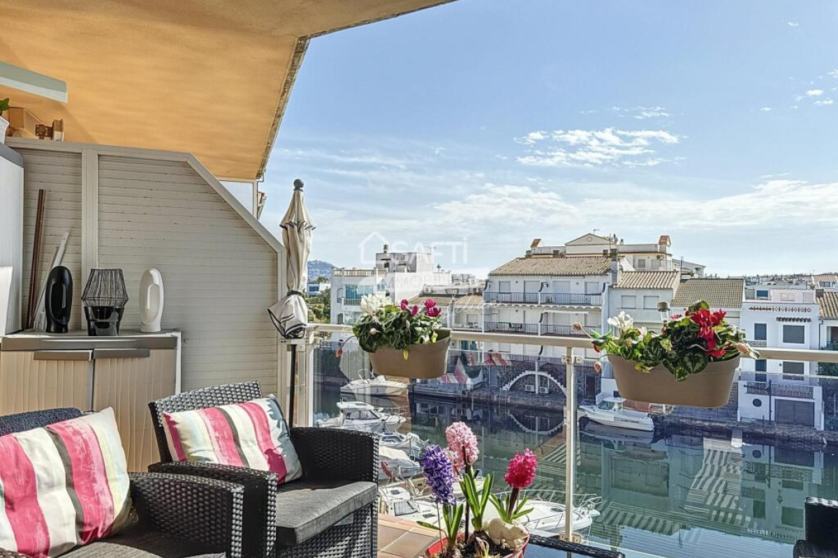 ¡Nuevo! Apartamento de dos dormitorios con vistas al canal y ascensor., Empuriabrava
photo 4