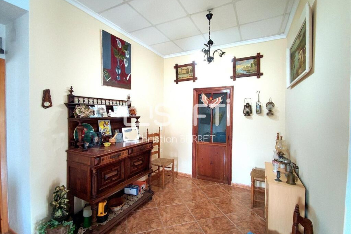 Casa de pueblo, ubicada en el corazón del campo., Gavarda
photo 4