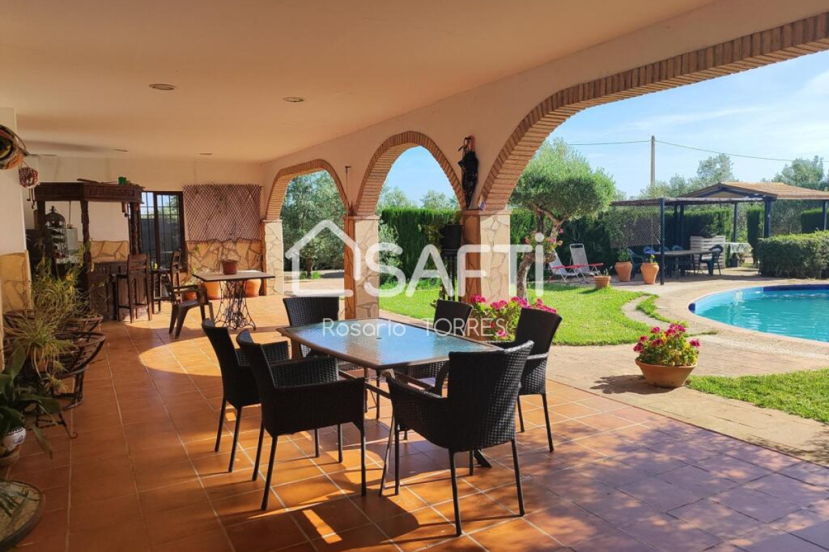 Casa en venta en Los Algarbes., Carlota, La
photo 1