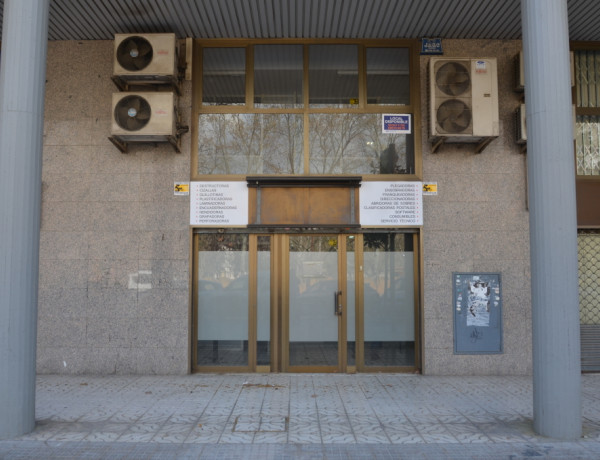 Local comercial en Venta en Cornella De Llobregat Barcelona ALMEDA photo 1