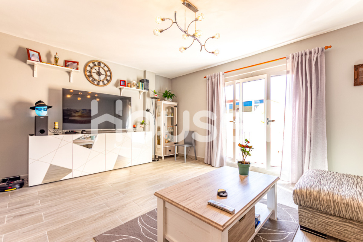 Piso en venta de 78 m² Calle Reyes Católicos, 35600 Puerto del Rosario (Las Palmas), Puerto del Rosario
photo 1