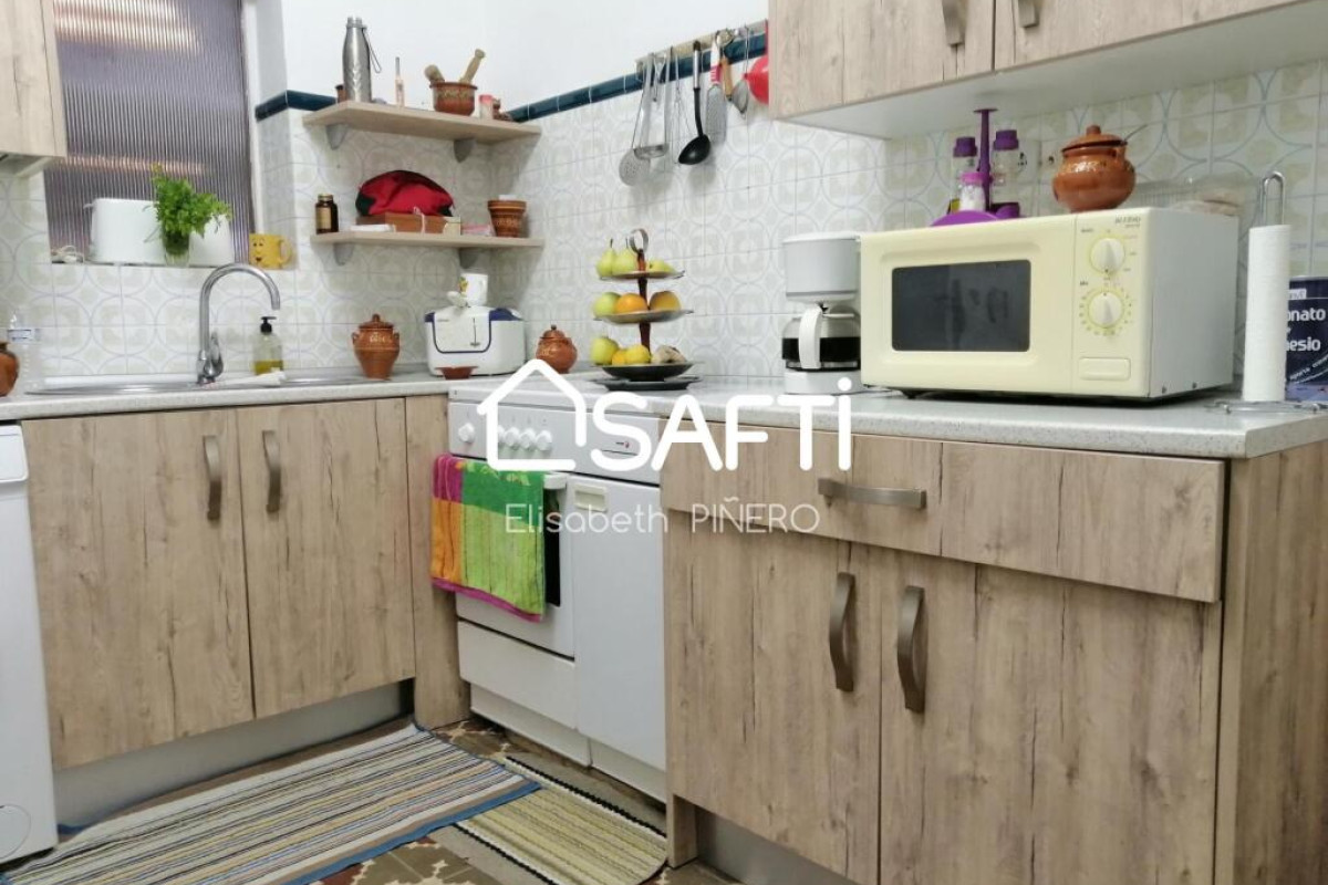 Sale of townhouse in , Puebla de la Calzada photo 2