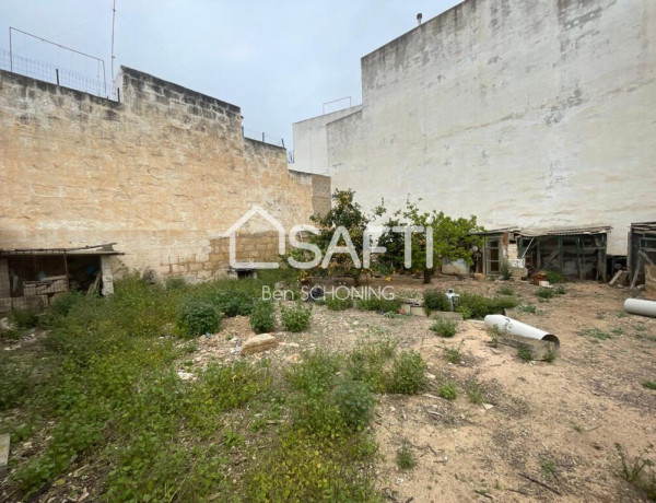 Solar urban  de 211 m² que hace esquina en pleno centro de Ciutadella photo 2