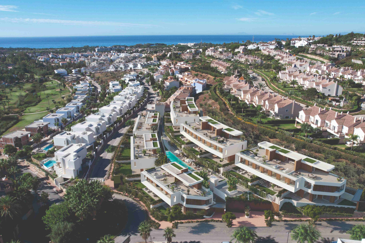 Venta de chalet adosado en  Calle del Priorato s/n , Estepona photo 2