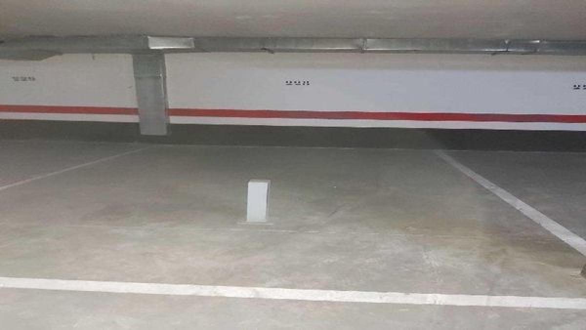 Venta de garaje en Calle de Un Americano en París , Zaragoza photo 4