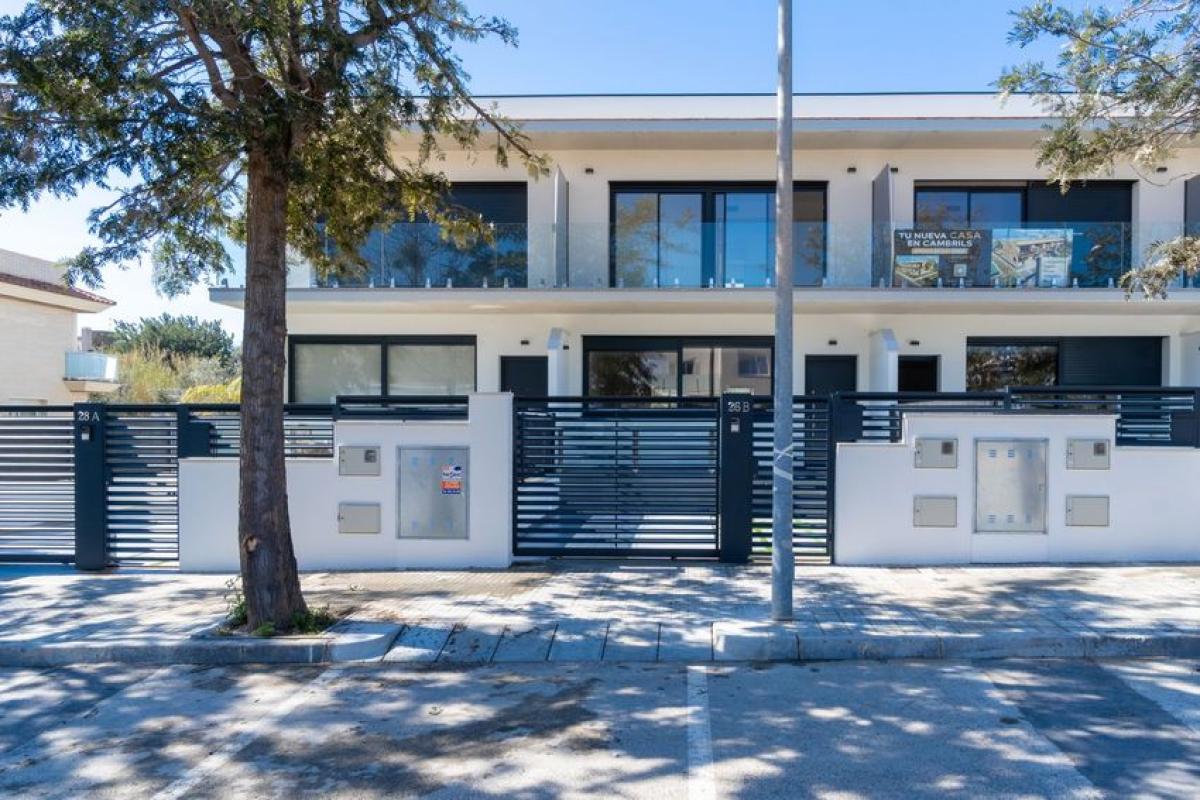 Obra nueva Arenas de L'Ardiaca en Cambrils (Revista) photo 2