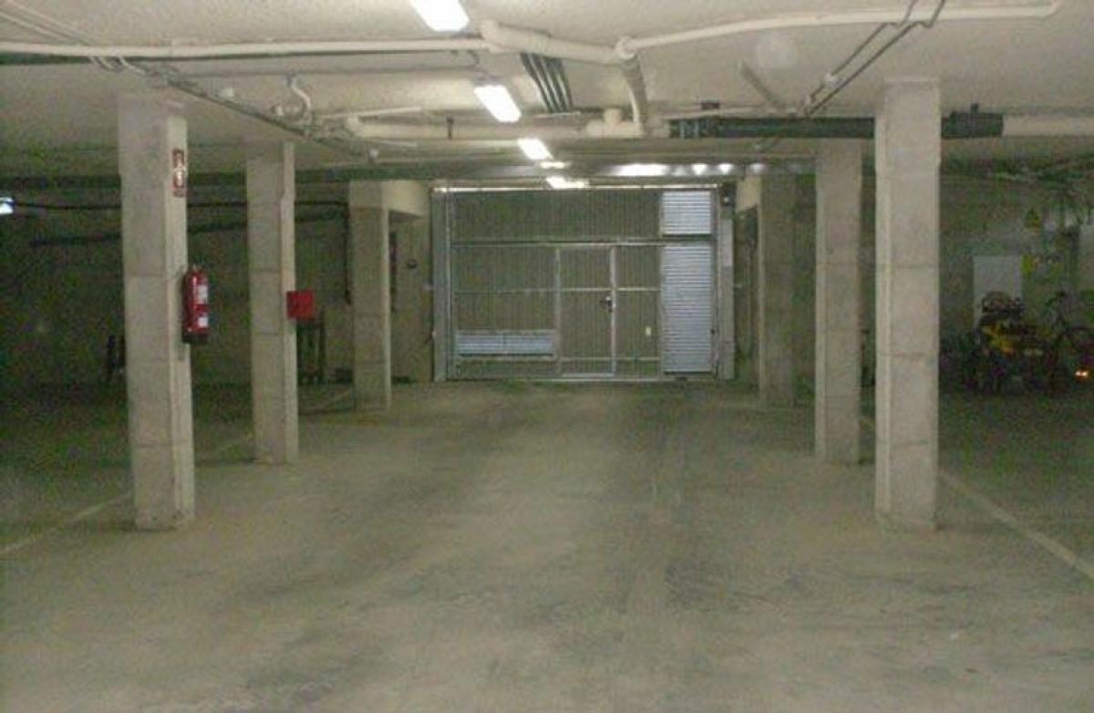 Venta de garaje en , Arriondas photo 2