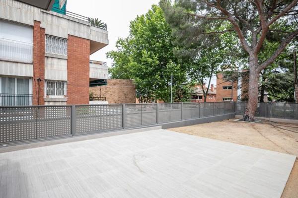 Piso en venta en Calle Font den Fargas, 64, Barcelona
 photo 2