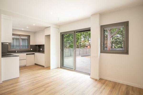 Piso en venta en Calle Font den Fargas, 64, Barcelona
 photo 3